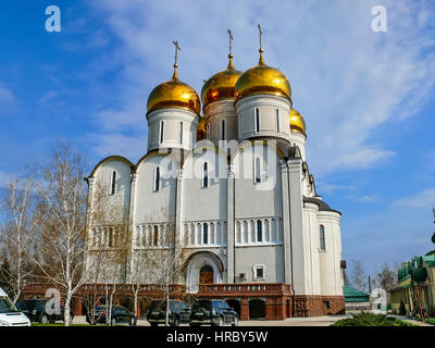 Hypothèse Saint Monastère, Russie - 5 Avril, 2012 : Monastère de la Dormition de Sainte, l'apparence du monastère et de la région à proximité. Banque D'Images