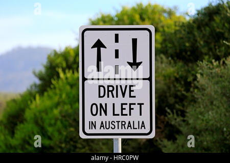 Signe de la circulation, la circulation à gauche, attention, de l'Australie Banque D'Images