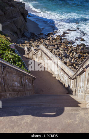 Escaliers menant à la plage de Shell Beach. La Jolla, Californie. Banque D'Images