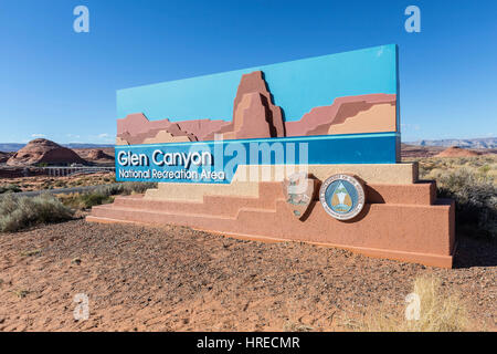 Page, Arizona, USA - 17 octobre 2016 : Glen Canyon National Recreation Area panneau d'entrée dans le Nord de l'Arizona. Banque D'Images