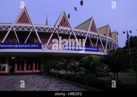 Théâtre Chaktomuk & Conference Hall, Phnom Penh, Cambodge. crédit : Kraig Lieb Banque D'Images