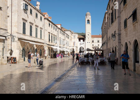 Le clocher, la place Luza, Placa (Stradun), Dubrovnik, Croatie. Banque D'Images