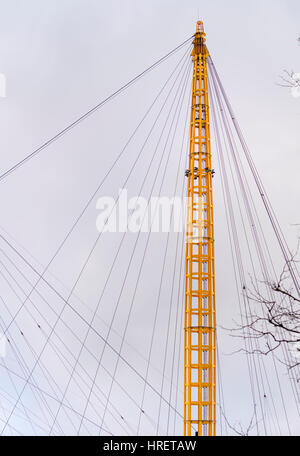 Millennium Dome, maintenant nommée O2, près de la Tamise à Greenwich, Londres, Angleterre. Banque D'Images