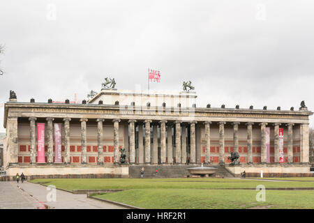 Vue avant de l'Altes Museum sur l'île des musées, Berlin, Allemagne Banque D'Images