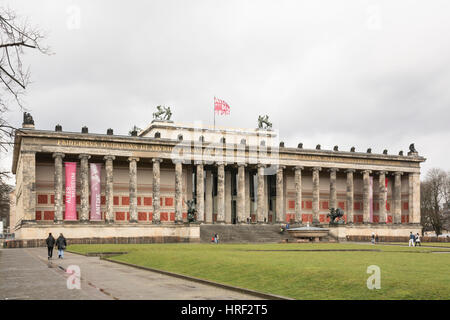 Vue avant de l'Altes Museum sur l'île des musées, Berlin, Allemagne Banque D'Images