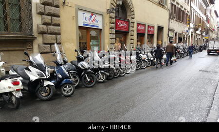 Les cyclomoteurs à Florence Banque D'Images