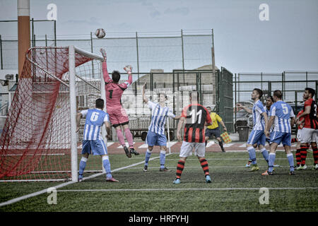 Football Gibraltar - St Joseph contre Lincoln Imps Rouge - Victoria - 2016 Banque D'Images