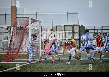 Football Gibraltar - St Joseph contre Lincoln Imps Rouge - Victoria - 2016 Banque D'Images