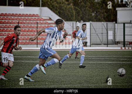 Football Gibraltar - St Joseph contre Lincoln Imps Rouge - Victoria - 2016 Banque D'Images