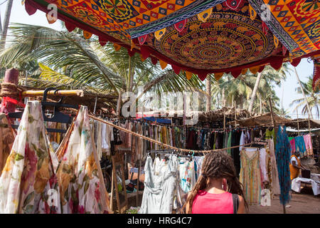 Les touristes,tourisme,a,sur,célèbre,célèbre,mercredi,Anjuna Flea,plage, Goa, Inde,Indian,Asia,Asiatique, Banque D'Images