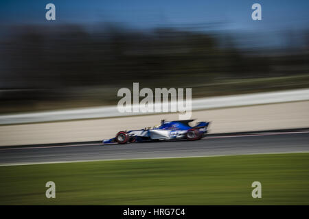 Montmelo, Catalogne, Espagne. 1er mars, 2017. MARCUS ERICSSON (SWE) disques durs dans sa Sauber C36-Ferrari sur la voie pendant jour 3 de la Formule 1 les essais au Circuit de Catalunya Crédit : Matthias Rickenbach/ZUMA/Alamy Fil Live News Banque D'Images