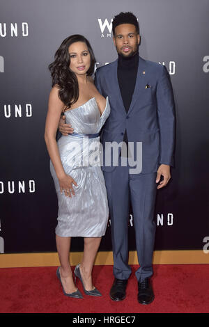 Westwood, Californie. 28 Février, 2017. Jurnee Smollett-Bell et son mari Josias WGN America's Bell assister à 'Underground' Saison 2 première projection au Regency Village Theatre Le 28 février 2017 à Westwood, en Californie. | Verwendung weltweit/alliance photo Credit : dpa/Alamy Live News Banque D'Images