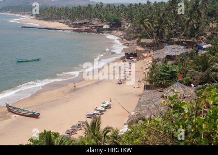 La mer,arabe,coast, littoral, tourisme, touristes,transats,chambre,bien,palm,arbres,pour,les touristes, sur la plage d'Anjuna,,,Goa, Inde,Indian,Asia,Asiatique, Banque D'Images