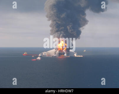 L'incendie de la plateforme Deepwater Horizon, le 21 avril, 2010 Banque D'Images