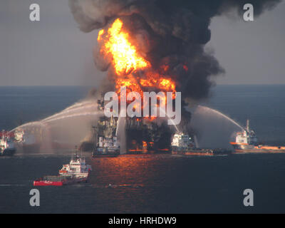 L'incendie de la plateforme Deepwater Horizon, le 21 avril, 2010 Banque D'Images