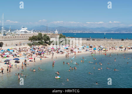 Plage de la Gravette, Antibes, Alpes-Maritimes, Côte d'Azur, Provence, Côte d'Azur, France, Méditerranée Banque D'Images