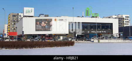 VILNIUS, LITUANIE - 07 janvier 2017 : marché de l'IKI en hiver Pilaite domaine. Dans ce réseau de vente plus de 250 boutiques et plus de 8000 travailleurs. Banque D'Images