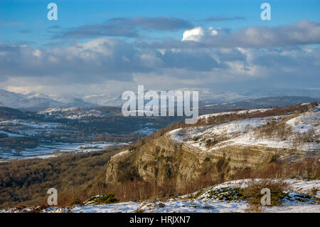 En regardant vers le Lake District de Whitbarrow Hills Banque D'Images