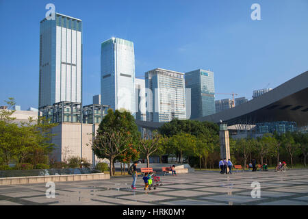 Gratte-ciel et Civic Center de Civic Square, Futian, Shenzhen, Guangdong, Chine Banque D'Images