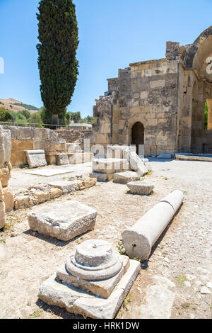 Monastère (couvent) dans la vallée de la Messara en Crète en Grèce. Messara - est la plaine la plus grande en Crète Banque D'Images