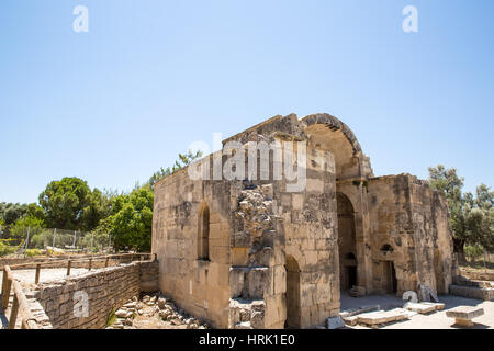 Monastère (couvent) dans la vallée de la Messara en Crète en Grèce. Messara - est la plaine la plus grande en Crète Banque D'Images