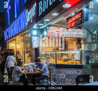 RESTAURANT dans le quartier de Sultanahmet, Istanbul TURQUIE Banque D'Images