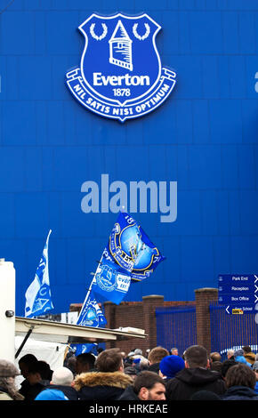 Fans commencent à arriver à Goodison Park pour le match contre Everton à domicile Sunderland Liverpool, Royaume-Uni Banque D'Images