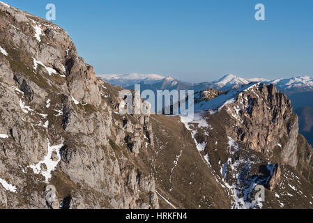 Paysage d'hiver dans les montagnes Picos de Europa, Cantabrie, Espagne. Banque D'Images