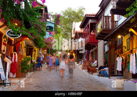 Vue sur la rue. Kas. La province d'Antalya, côte méditerranéenne. La Turquie. Banque D'Images