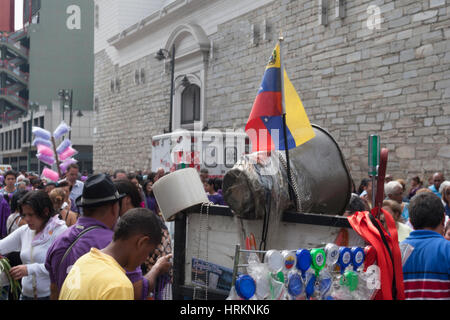 Caracas, Venezuela / Capital Dtto - 04/04/2012. Les vendeurs de rue au centre-ville de Caracas au cours de Pâques. Banque D'Images