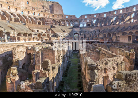 Vue du Colisée romain, Rome, Italie. Banque D'Images