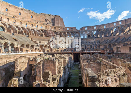 Vue du Colisée romain, Rome, Italie. Banque D'Images