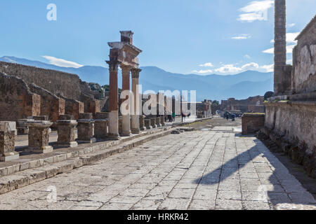 Vue des ruines anciennes dans la ville de Pompéi, en Italie. Banque D'Images