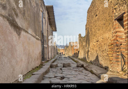 Vue des ruines anciennes dans la ville de Pompéi, en Italie. Banque D'Images