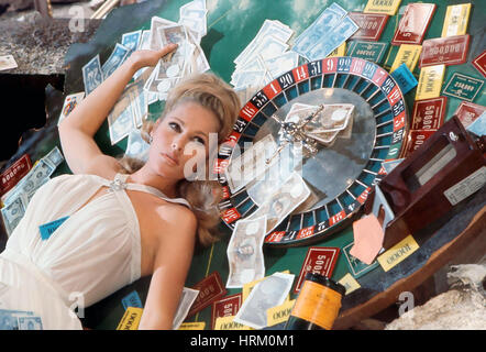 CASINO ROYALE 1967 Columbia Pictures film avec Ursula Andress Banque D'Images