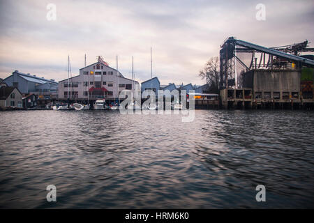 Au coucher du soleil de False Creek, Vancouver, British Columbia, Canada Banque D'Images