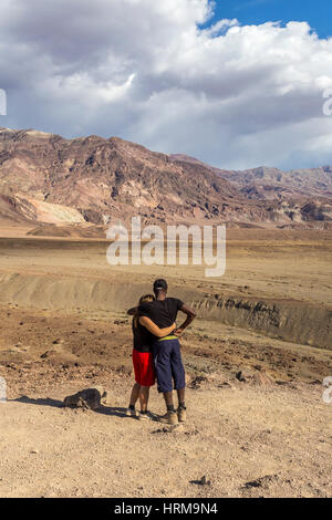 Les gens, touristes, visiteurs, l'artiste, les Black Mountains, Death Valley National Park, Death Valley, California, United States, Amérique du Nord Banque D'Images