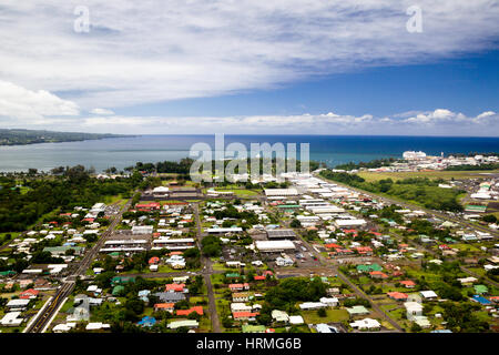 Vue aérienne sur Hilo sur Big Island, Hawaii, USA. Banque D'Images