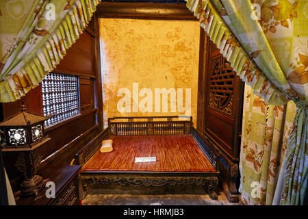 Chambre à coucher dans l'ancienne maison de Tan Ky. L'ancienne ville de Hoi An, Quang Nam Province, Vietnam. Banque D'Images