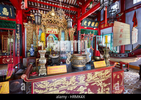 Intérieur de l'Hoa Van Le Nghia Temple. L'ancienne ville de Hoi An, Quang Nam Province, Vietnam. Banque D'Images