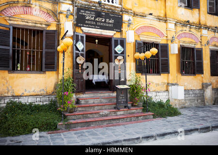 Façade du Restaurant Sakura bâtiment. L'ancienne ville de Hoi An, Quang Nam Province, Vietnam. Banque D'Images