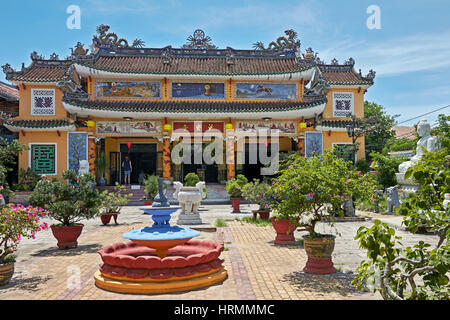 La pagode Chua Phap Bao. L'ancienne ville de Hoi An, Quang Nam Province, Vietnam. Banque D'Images