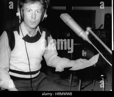 02 février 1978 - Roddy Llewellyn Turnes à ''pop'' - Roddy Llewellyn, 30, la princesse Margaret's petit ami avait son premier jour dans un studio d'enregistrement à la première étape pour devenir un 'pop' Star, il a fait un disque de démonstration à l'air studieux, Oxford Street, Claude Wolff, le mari mangeoire de Perula Clark, a signé Roddy, qui a dit qu'il a une voix magnifique, et ne peut pas seau, plus tard, il accompagnera Petula sur une émission de télévision française. Photo montre :- Roddy Llewellyn vu au cours de la fabrication d'un disque de démonstration à l'air Strudios Oxford St., aujourd'hui (crédit Image : © Keystone Press Agency Banque D'Images