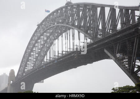 Sydney, Australie. 3e mars 2017. Une semaine de fortes pluies et des orages continue sur Sydney et certaines parties de la Nouvelle Galles du Sud, les crues éclair devrait dans l'ensemble des parties de l'État en fin de semaine. Crédit : martin berry/Alamy Live News Banque D'Images