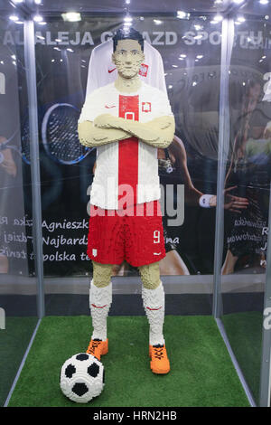 Gdansk, Pologne. 06Th Mar, 2017. Robert Lewandowski figure faite avec des briques LEGO est vu sur des briques LEGO exposition sur 3 Mars 2017 dans Galeria Metropolia à Gdansk, Pologne. Credit : Michal Fludra/Alamy Live News Banque D'Images