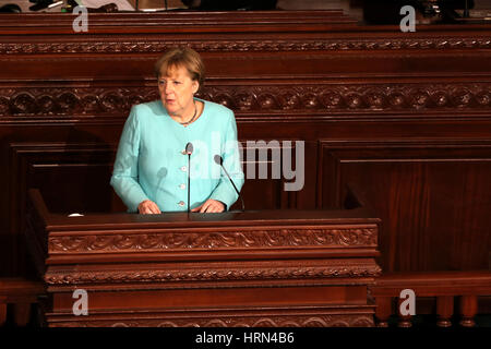 Bardo, Tunisie. 3e Mar, 2017. Le président du Parlement tunisien Mohamed Ennacer pendant qu'il reçoit Angela Merkel. En Tunisie, Bardo, Tunisie. 3 mars, 2017. La chancelière allemande, Angela Merkel, visitez la Tunisie au cours de laquelle elle aura des entretiens avec le président tunisien BEJI CAID ESSEBSI et premier ministre Youssef Chahed et prononcera un discours dans le Parlement tunisien. Credit : Mohamed Krit Midos/Alamy Live News Banque D'Images