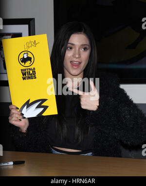 New York, USA. 3 mars, 2017. NEW YORK, NY, 03 mars 2017:Luna Blaise à Buffalo Wild Wings pour promouvoir son premier single sur vous avec musique vidéo premiere à New York . 03 mars, 2017. Credit:RW/MediaPunch MediaPunch Crédit : Inc/Alamy Live News Banque D'Images