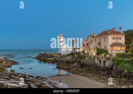 Le phare de Santa Marta à Cascais, Portugal Banque D'Images