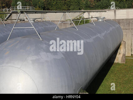 Pour le récipient cylindrique géant le stockage de gaz naturel Banque D'Images