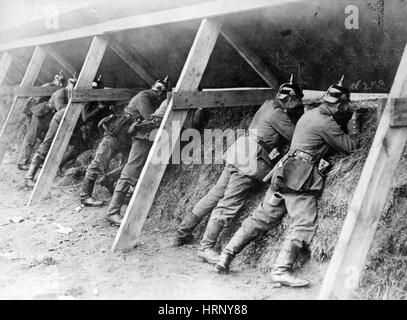 La première guerre mondiale, les soldats allemands en tranchée, Front de l'Ouest Banque D'Images